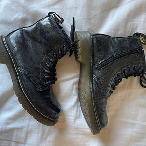 kid’s lace up doc marten’s